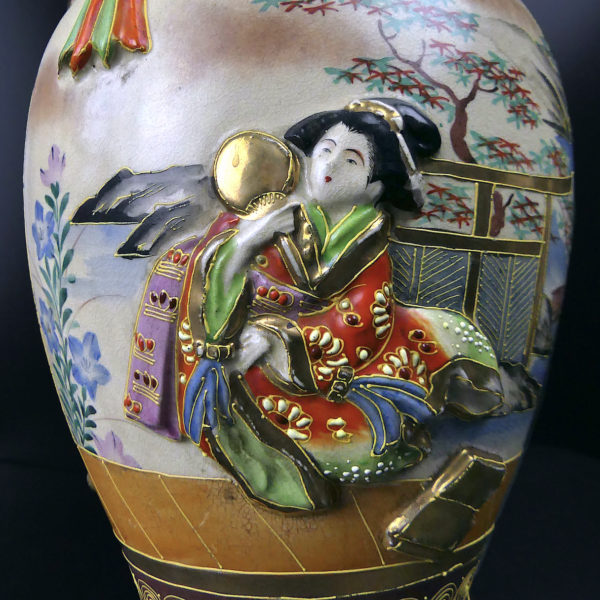 Pot Satsuma ancien aux lions gardiens dorés du clan Shimazu Début XXe (détail)