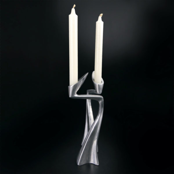 Deux chandeliers Swan en aluminium du designer britannique Matthew Hilton 80's (3/4)