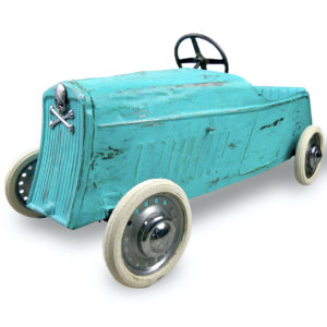 Voiture à pédales Rat Rod restaurée en tôle bleu clair délavé Années 30 France (3/4)