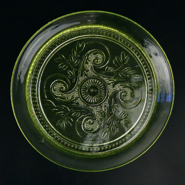 Petit service à liqueur en ouraline Verre fluorescent Mi-XXe France (plateau)