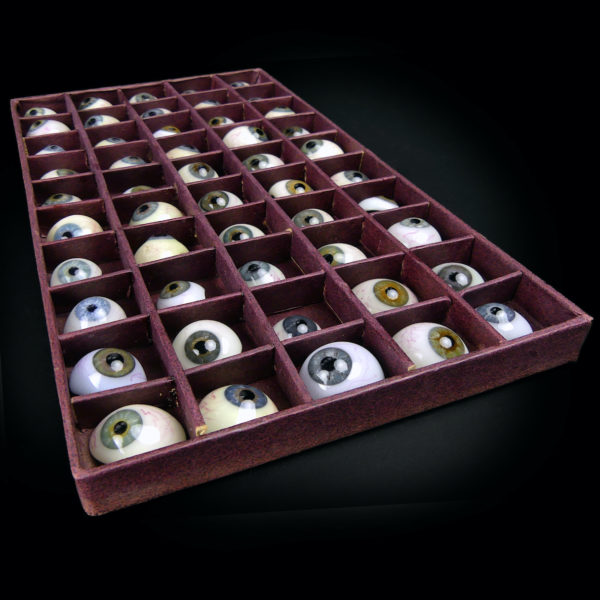 Coffret de 50 prothèses oculaires rares iris bleu et vert (3/4)
