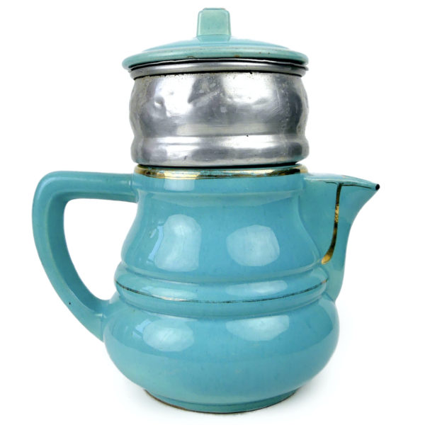 Cafetière grand-mère vintage en céramique bleu ciel or et aluminium Années 50 (profil)