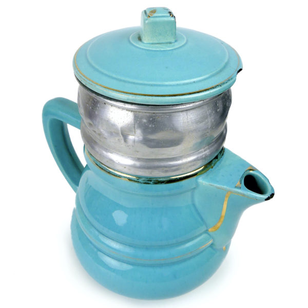 Cafetière grand-mère vintage en céramique bleu ciel or et aluminium Années 50 (3/4)
