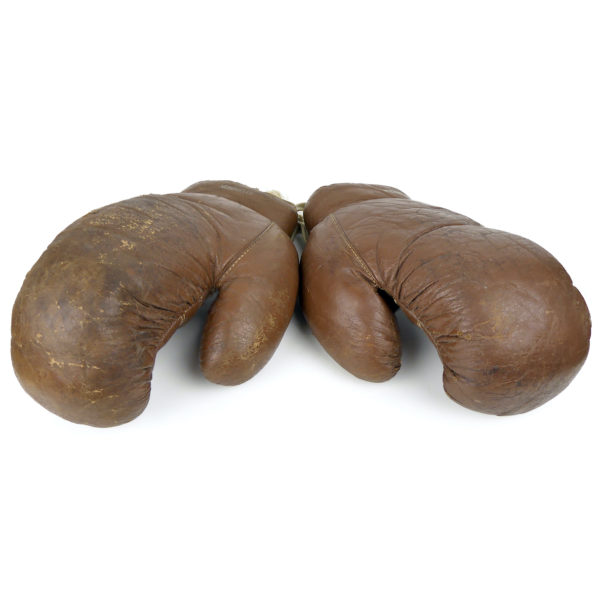 Gants de boxe vintage en cuir usé - Sport ancien - 10 UNZEN (devant)