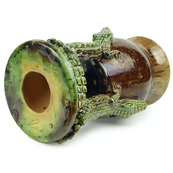 Vase aux crocodiles ancien signé en céramique verte et brune Art nouveau (dessous 3/4)