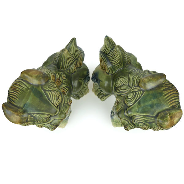 Paire de Shisa lions en porcelaine japonaise d’Okinawa Shi-Shi Période Shōwa (dessus)