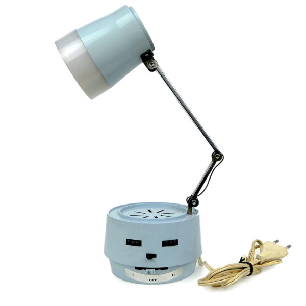 Lampe radio Space Age grandes ondes bleu ciel et acier des années 60 Italie (profil)