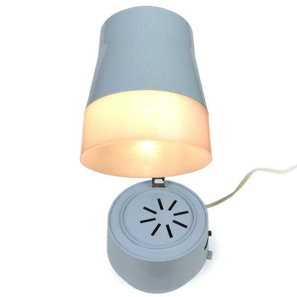 Lampe radio Space Age grandes ondes bleu ciel et acier des années 60 Italie (dessus 3/4)