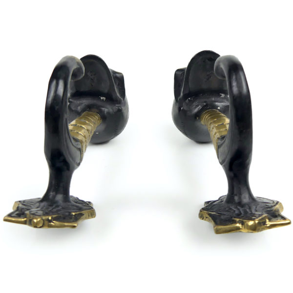 Deux patères Skull tête de mort et crochet en laiton à patine noir Curiosités (dessous)