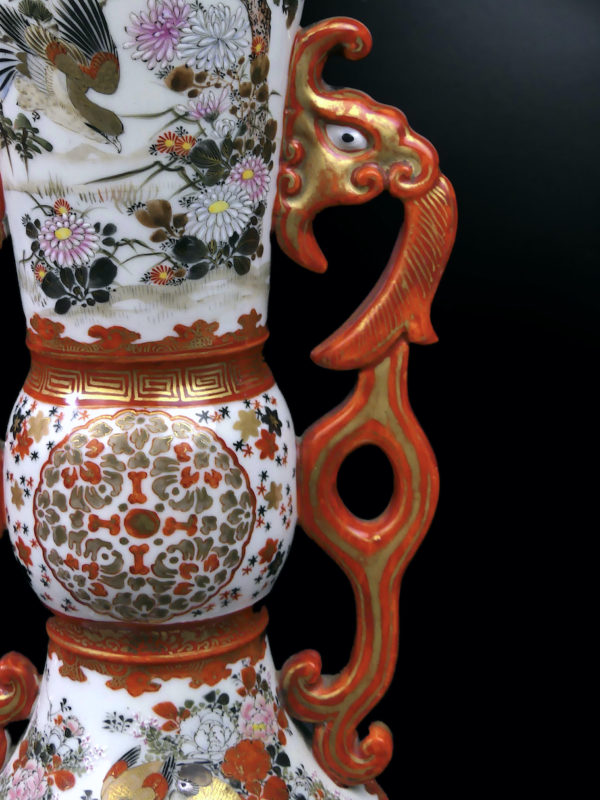 Vase aux dragons rouges japonais en porcelaine de l’ère Meiji (détail)