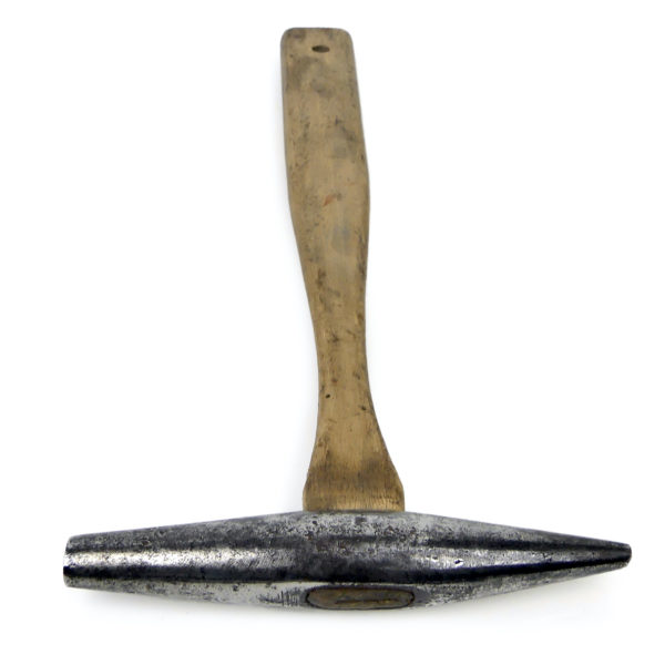 Sept marteaux anciens outils des années 50 Métiers d’autrefois Curiosités