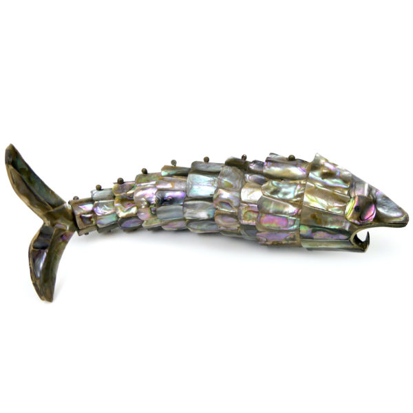 Décapsuleur poisson articulé nacre d’ormeau et argent Mexique Mi-XXe (profil)