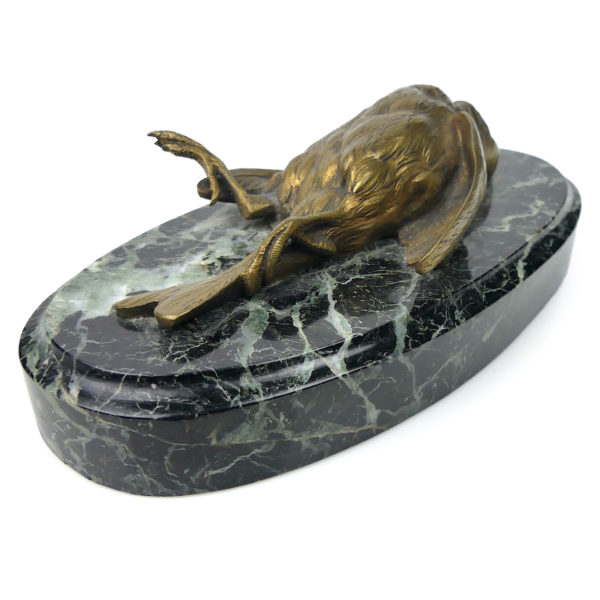 Bronze d’oiseau mort signé Paul Comoléra sur plaque de marbre Bronze animalier XIXe (dessous 3/4)