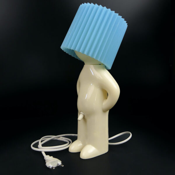 Lampe Mr. P One Shy Man blanche et bleu design Chaiyut Plypetch (3/4)
