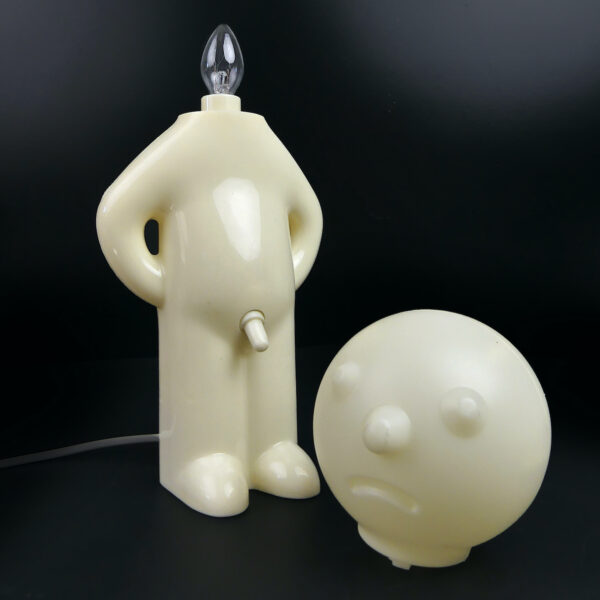 Lampe Mr. P One Shy Man blanche et bleu design Chaiyut Plypetch (détail)