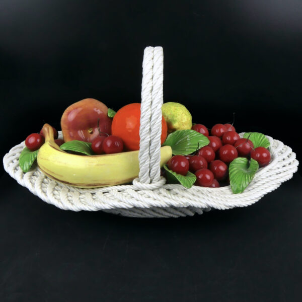 Grand panier à fruits en barbotine multicolore Mi-XXe Bassano Italie (profil)