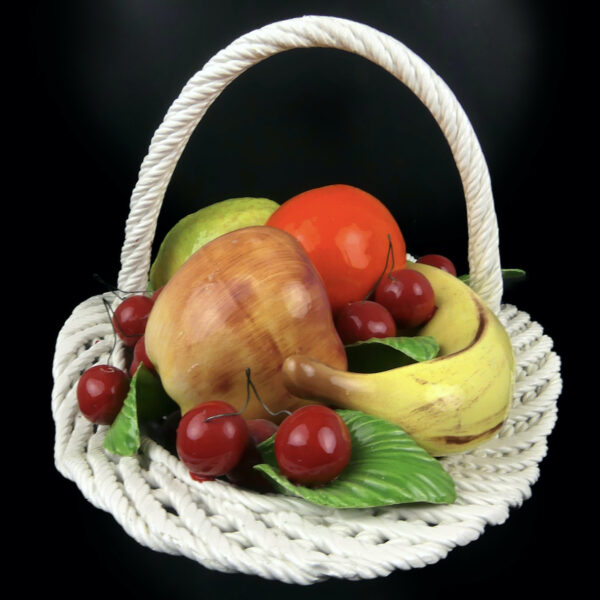 Grand panier à fruits en barbotine multicolore Mi-XXe Bassano Italie (face)
