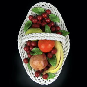 Grand panier à fruits en barbotine multicolore Mi-XXe Bassano Italie (dessus)