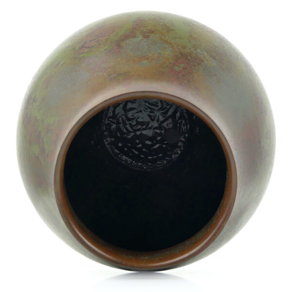 Petit vase bronze japonais vert patiné signé Toku Takaoka Japon Shōwa (dessus)