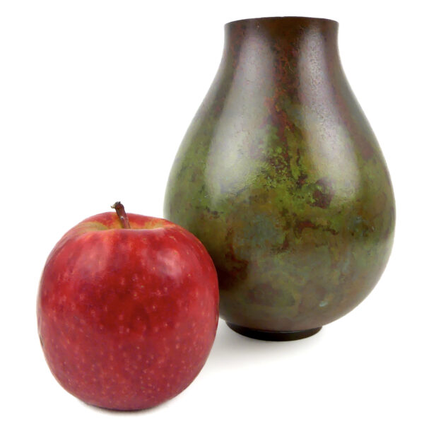 Petit vase bronze japonais vert patiné signé Toku Takaoka Japon Shōwa (proportion)