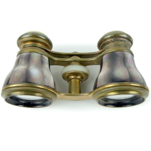 Paire de jumelles de théâtre en nacre et laiton Fin XIXe Lunettes d’opéra (dessous)