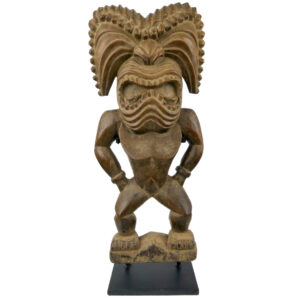 Importante statue Kū ka’ili moku ancienne en bois lourd Hawaii (face)