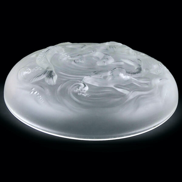 Grande coupe Carpes koï en verre dépoli signée Verlys France (dessous 3/4)