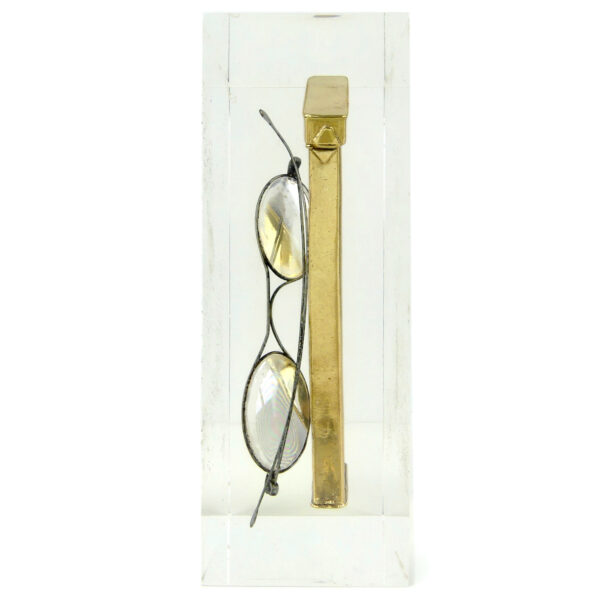Inclusion lunettes anciennes et leur étui doré Années 60/70 France (profil)