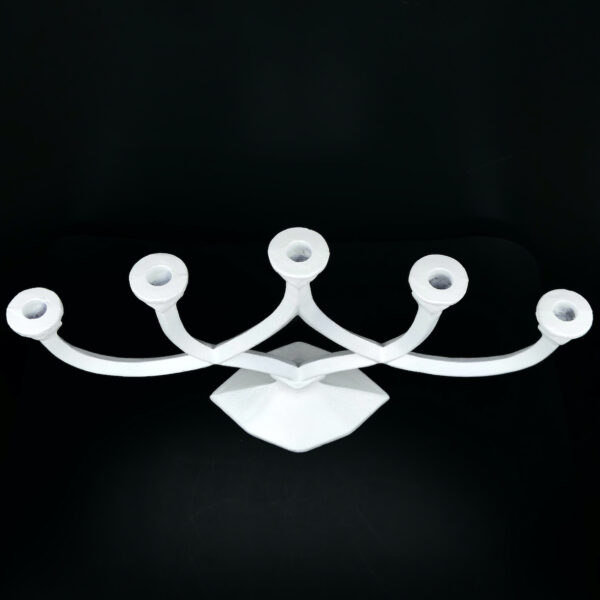 Candélabre en fonte chandelier blanc ancien à 5 branches Style brutaliste (dessus 3/4)