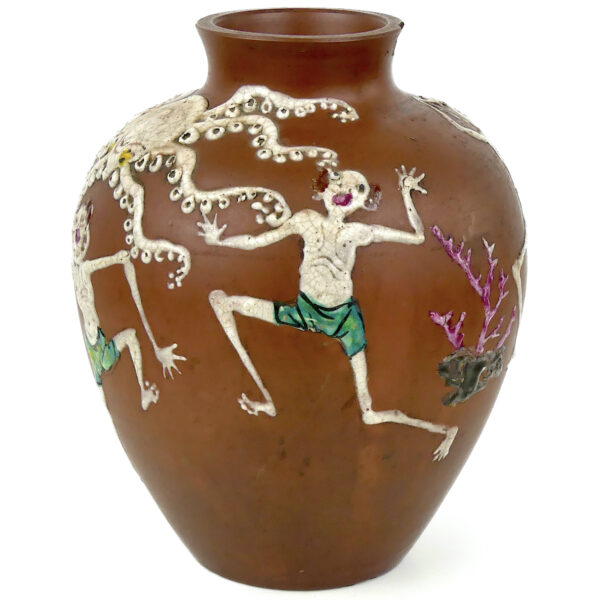 Pot japonais pieuvre géante et plongeurs en terre rouge Atelier de Kōzan Meiji (3/4)