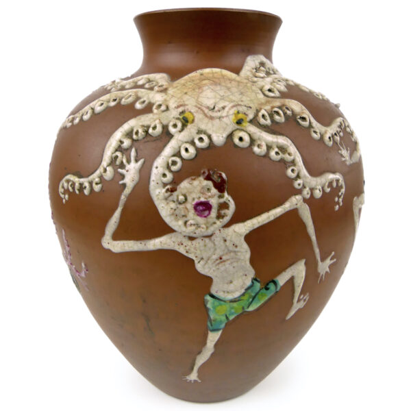 Pot japonais pieuvre géante et plongeurs en terre rouge Atelier de Kōzan Meiji (face)