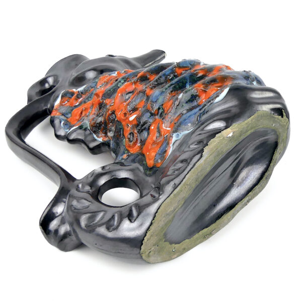 Pichet zoomorphe hippocampe en céramique Fat Lava Vallauris Mi-XXe (dessous 3/4)