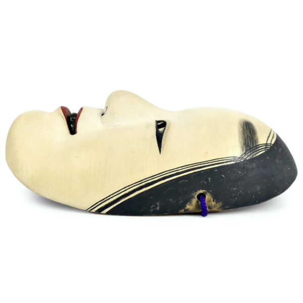 Masque waka-onna jeune fille en bois signé Nishimura Théâtre Nô Heisei (profil)