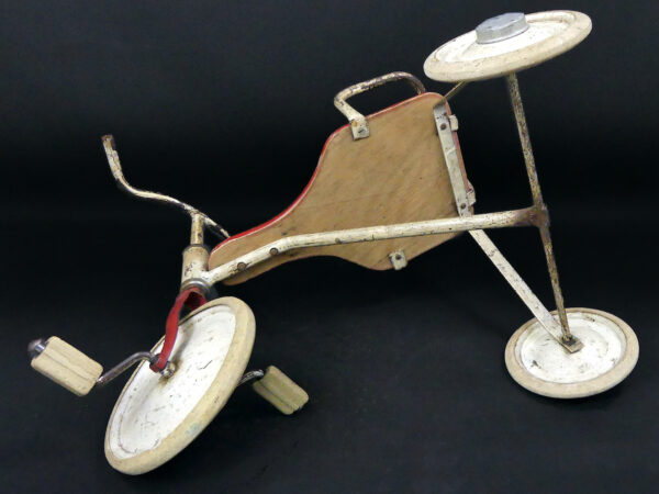 Tricycle enfant Buffalo USA vintage Années 50 Jouet ancien de collection (dessous)