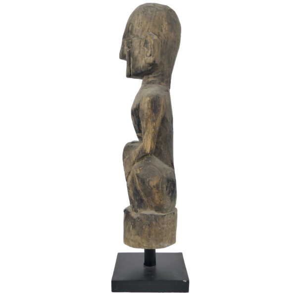 Statue Yene massive en bois de fer originaire des Îles Leti Moluques Timor (profil)