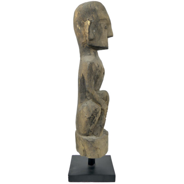 Statue Yene massive en bois de fer originaire des Îles Leti Moluques Timor (profil)