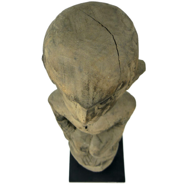 Statue Yene massive en bois de fer originaire des Îles Leti Moluques Timor (dessus 3/4)