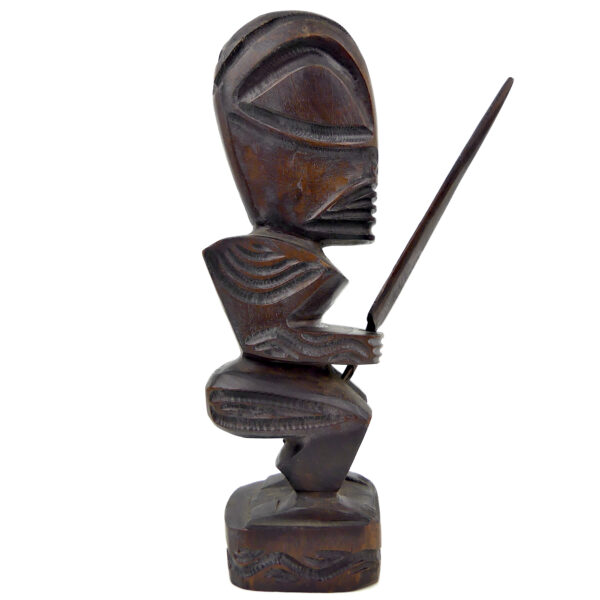 Tiki marquisien avec lance en bois de rose d’Océanie brun foncé (profil)