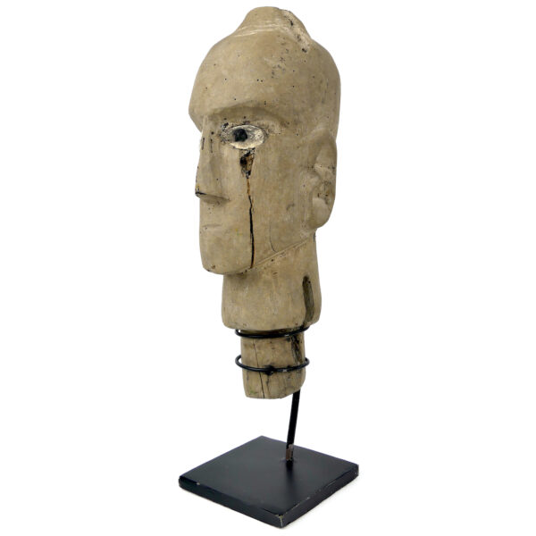 Tête de Tau-Tau en bois sculpté sur socle Pays Toroja Indonésie (3/4)