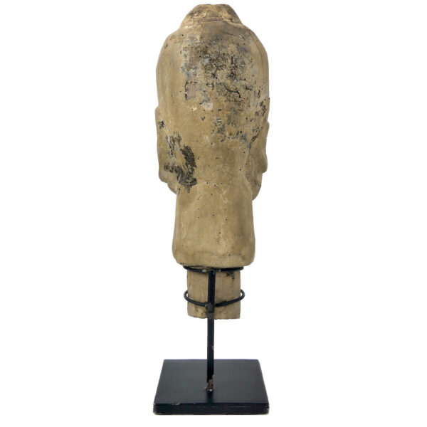 Tête de Tau-Tau en bois sculpté sur socle Pays Toroja Indonésie (dos)