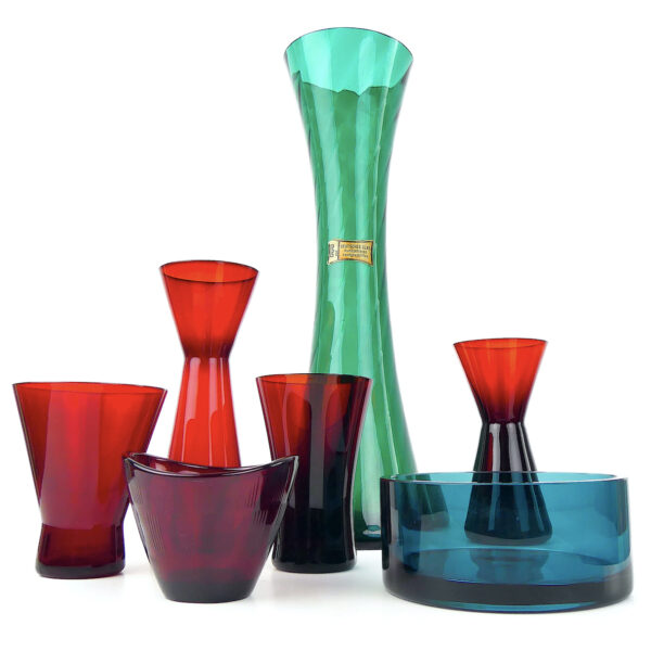 7 vases design scandinave en verre Allemagne Suède Verrerie d'art Mi-XXe (face)