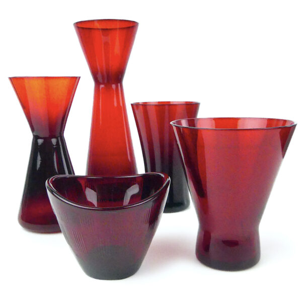 7 vases design scandinave en verre Allemagne Suède Verrerie d'art Mi-XXe (détail)