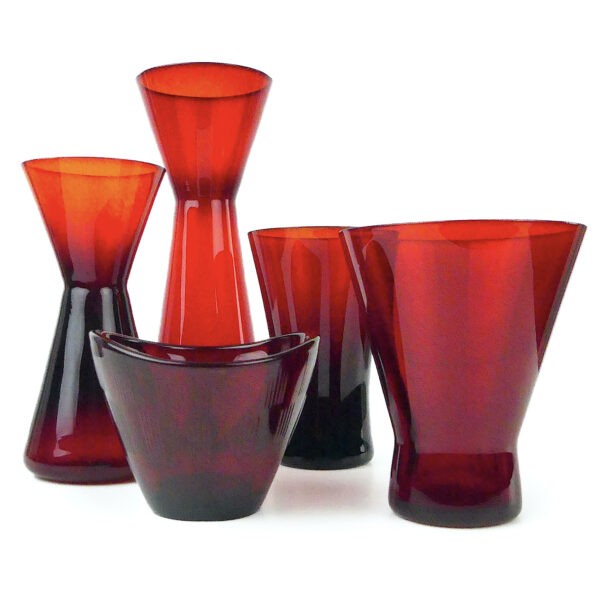 7 vases design scandinave en verre Allemagne Suède Verrerie d'art Mi-XXe (détail)