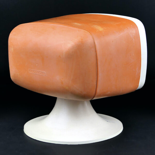 Pendule en caoutchouc orange et beige Space Age Pop Art 70 Pop Rubber (3/4 dos)