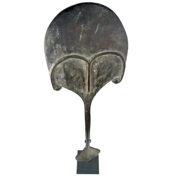 Ao Rapa Nui bâton d’autorité biface Île de Pâques en bois dur sur socle (dessus 3/4)