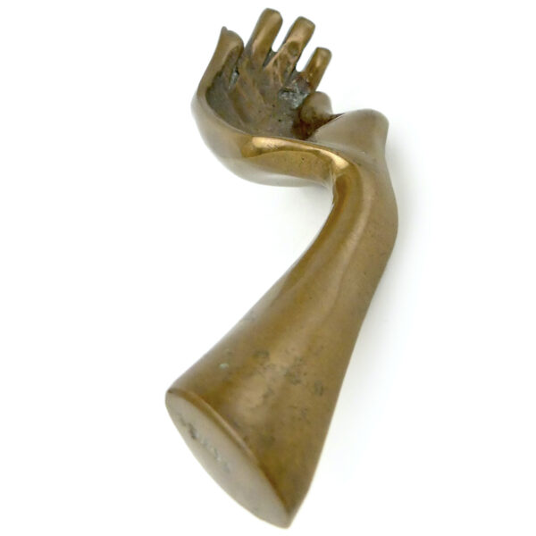 Sculpture main en bronze est signé LOHÉ Artiste français Déco artistique (dessous)