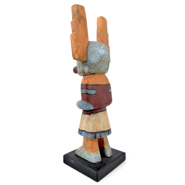 Poupée kachina à tableta Hopi sculptée en bois léger polychrome (3/4 dos)