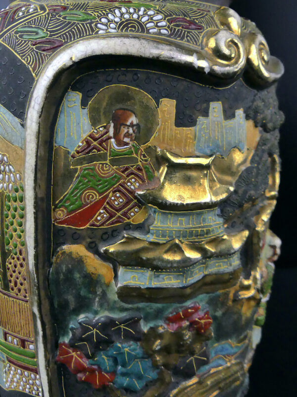 Pot Satsuma ancien de la période Meiji - Faïence japonaise de collection - Japon (détail)