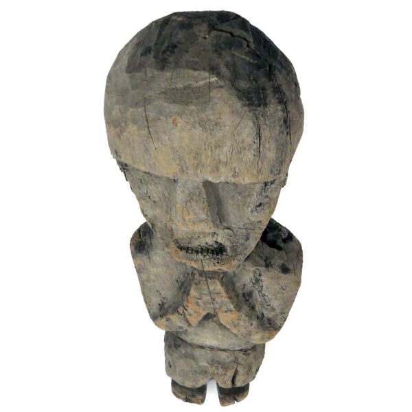 Grande statue protectrice Putali ancienne en bois dense érodé Népal Himalaya (dessus 3/4)