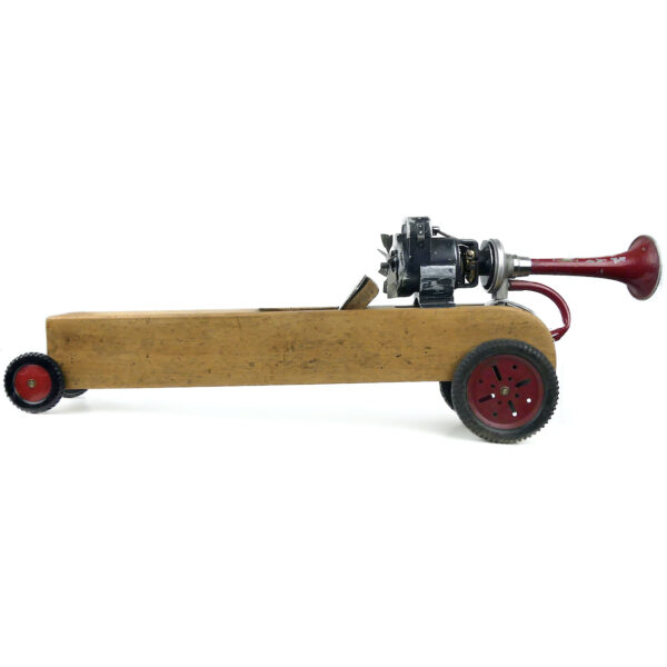 Voiture miniature Dragster rabot de menuisier ancien Art populaire (profil)